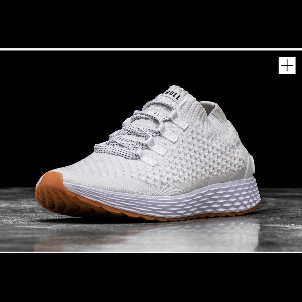 Women’s White Knit Runner